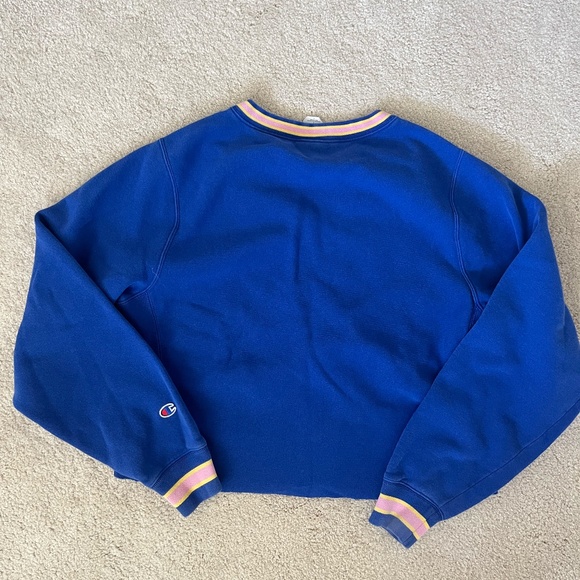 Urban Outfitters - Champion Sweatshirt - Picture 2 of 3